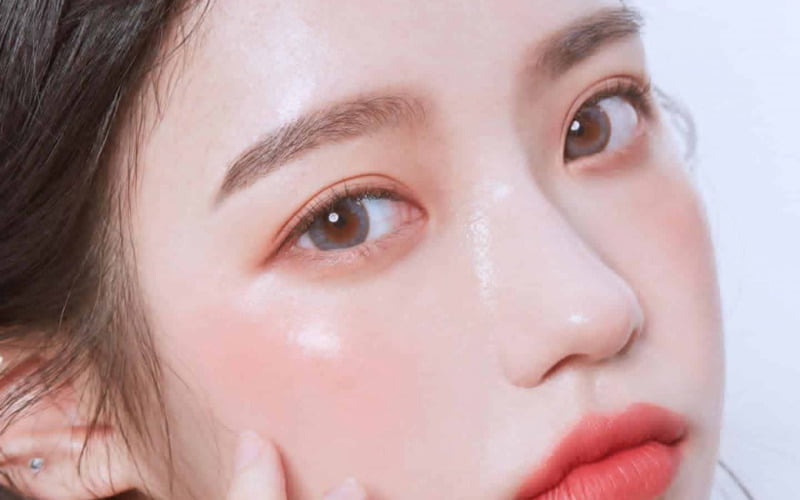 Cắt mí dưới để sở hữu đôi mắt đẹp (Nguồn: Internet)