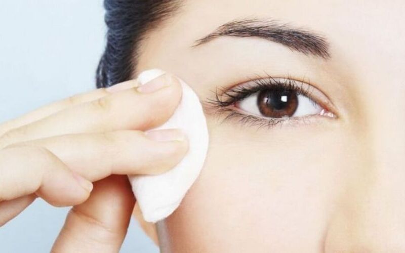 Chăm sóc sau cắt mí (Nguồn: Internet)