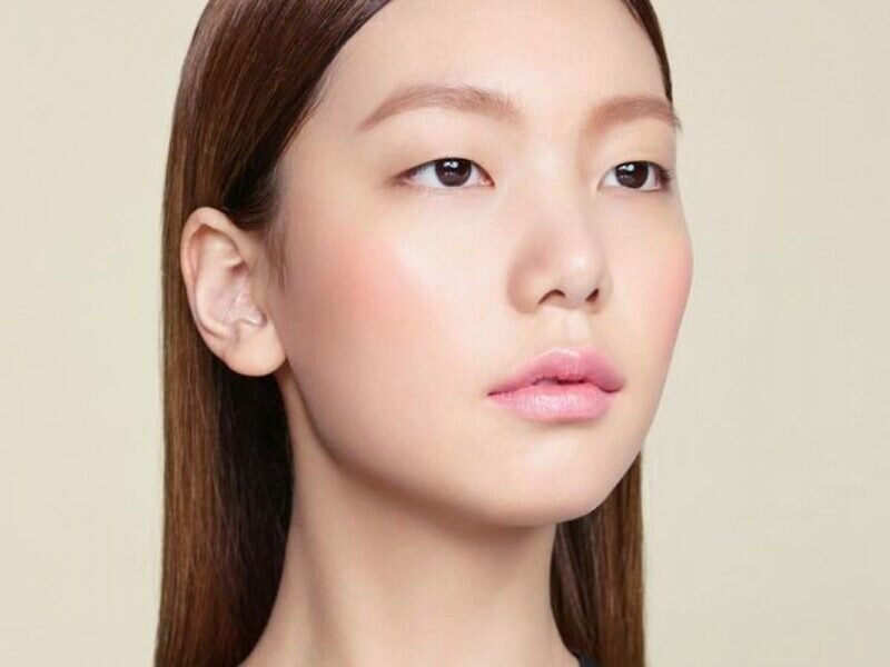 Phù hợp với những người tự ti với mắt một mí của mình (Nguồn: Internet)