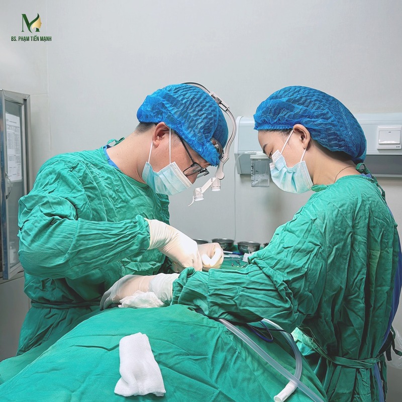 Cơ sở thẩm mỹ uy tín sẽ hạn chế hút mỡ bụng bị lỗi lõm (Nguồn: MD Change Life)