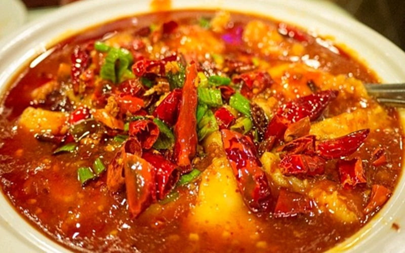 Kiêng ăn đồ cay nóng sau nâng mũi (Nguồn: Internet)