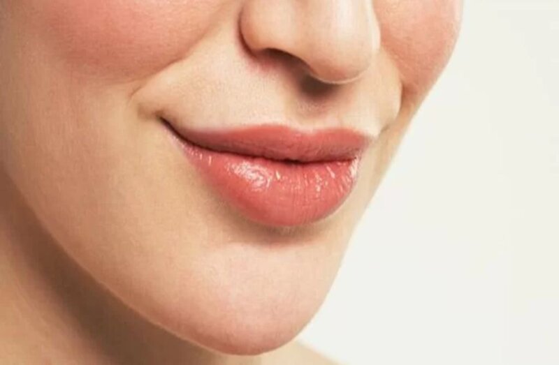 Tạo khoé miệng cười giúp bạn tăng sự tự tin (Nguồn: Internet)