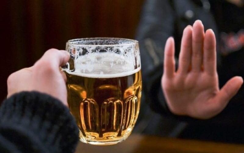 Không uống chất kích thích sau tiêm (Nguồn: Internet)