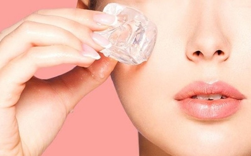 Chườm đá (Nguồn: Internet)