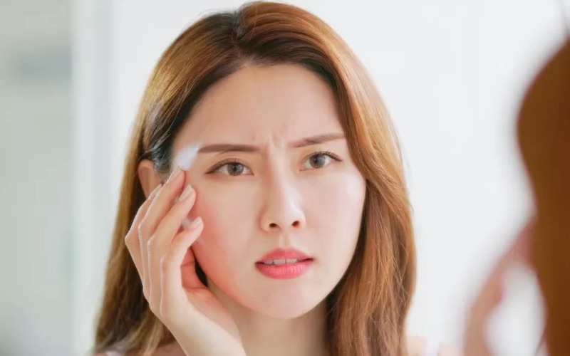 Hình ảnh nếp nhăn cau mày (Nguồn: Internet)